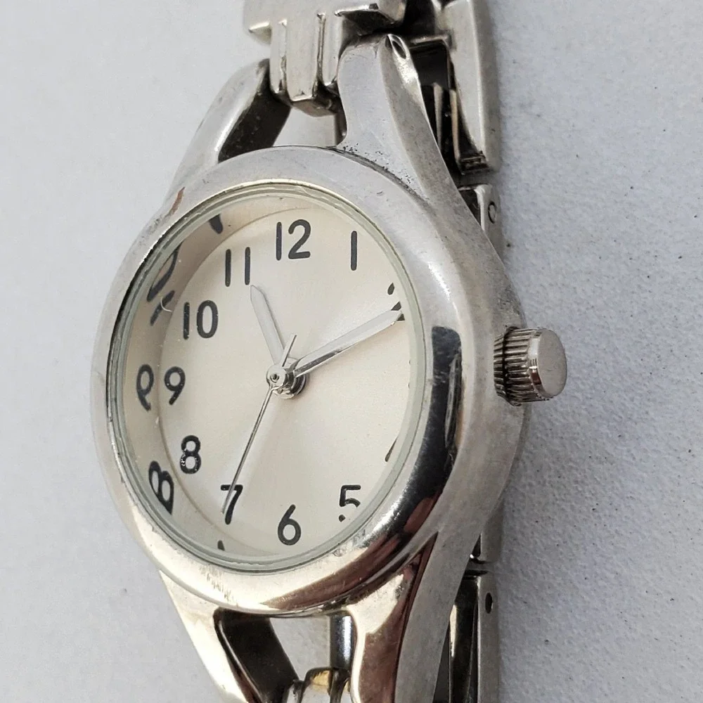 Easy‎ Read Women's Watch 24MM Gray Dial Gray Bracelet Band 7